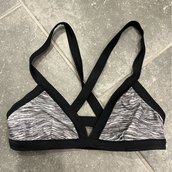 NWOT Rip Curl Bikini Top - Picture 1 of 3